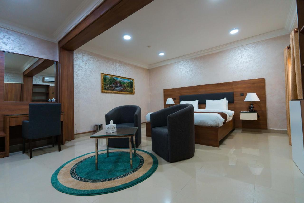 Phoenicia Suites Wupa Екстер'єр фото