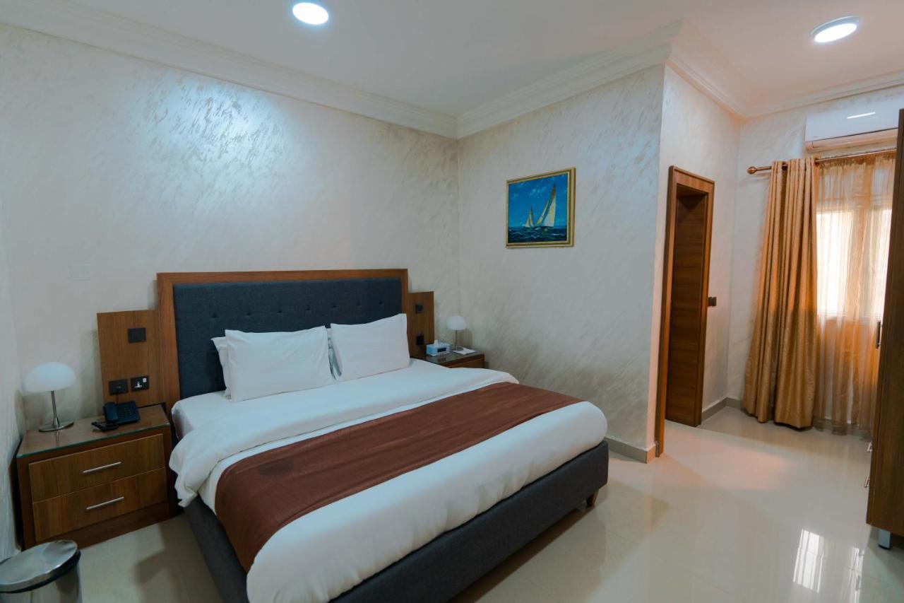 Phoenicia Suites Wupa Екстер'єр фото